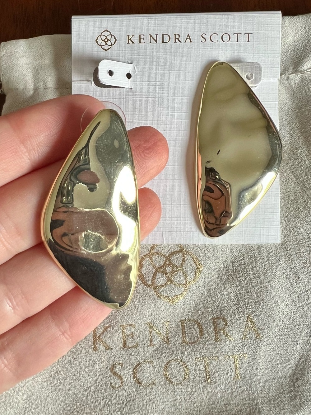 NEW Kendra Scott Kira Gold Sculptural Drop Earrings - Picture 5 of 8